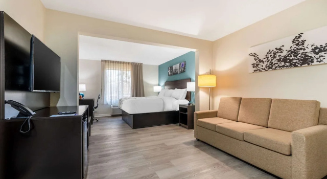 Люкс Sleep Inn & Suites Newport News City Center Area