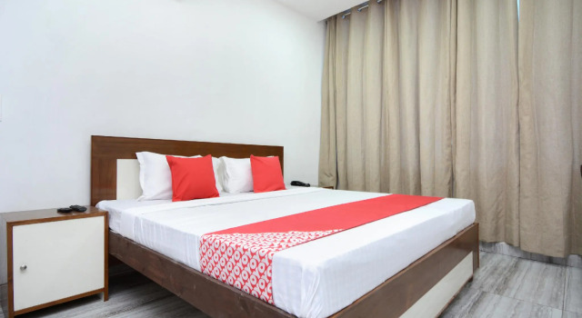 OYO 30349 Hotel Mm Crown, Забронировать Отель Зиракпур штат Харьяна