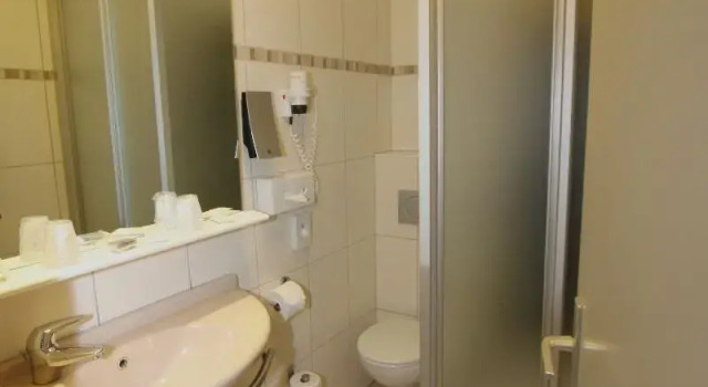 Двухместный номер Economy Hôtel de lUnivers Liège