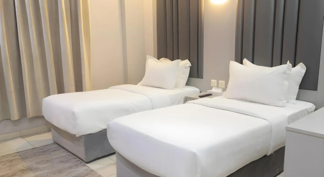 Areen Alnaeem Hotel, Забронировать Отель Отели Джидды с бассейном, рядом с Торговый центр Heraa International, Бассейн