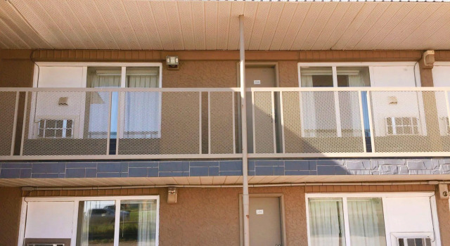 Hi Valley Motor Inn, Varaa Mini-hotelli Valleyview Northern Alberta