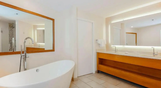 Люкс Courtyard by Marriott San Diego Del Mar/Solana Beach