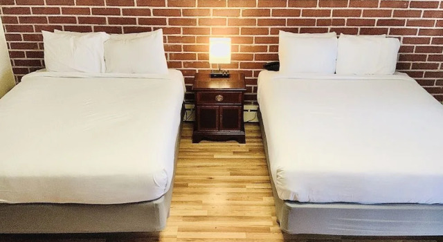 Lancaster Motor Inn, Varaa Hotelli Hotellit New England uima-altaalla, Uima-allas