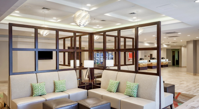 Holiday Inn Austin -Town Lake by IHG, Забронировать Отель Отели Остина 3 звезды, рядом с Austin City Hall, 3*