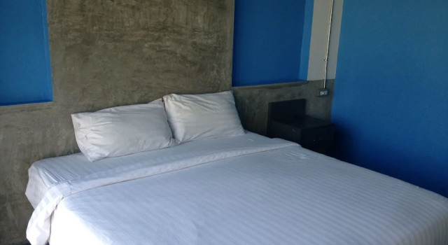 Двухместный номер Standard с балконом Pornsiri Hotel Sisaket