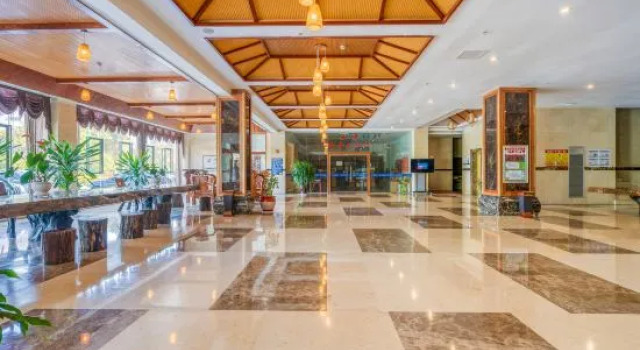 Yunti Hotel, Buchen Sie Hotel Lianhuatang Yunnan