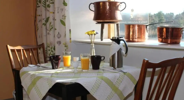 Gamla Brukshandeln Bed&Breakfast, Varaa Hotelli  