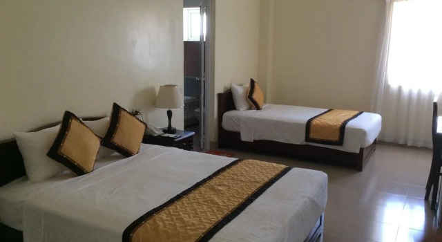 Square Hotel
