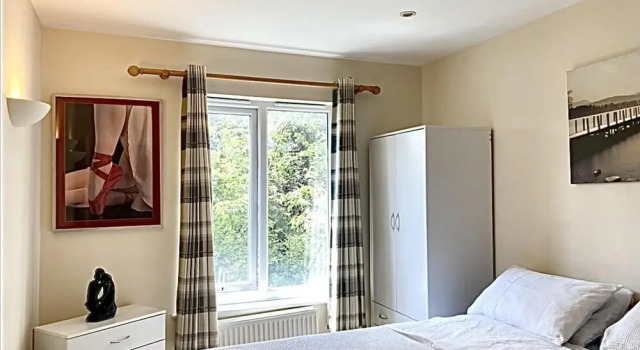 Remarkable 2-bed Apartment in Cheltenham, Varaa Huoneisto Asunnot kohteessa Merseyside, Huoneisto