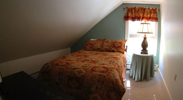 Люкс Hyde Away Inn