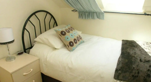 Hamlet Cottage sleeps 3-4 Stratford upon Avon, Забронировать Дом для отпуска Коттеджи Уорикшир, Коттедж