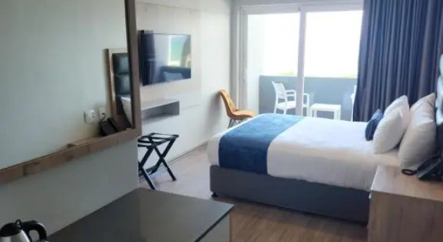 Двухместный номер Standard с видом на море 12 Oceans Hotel and Conference Centre