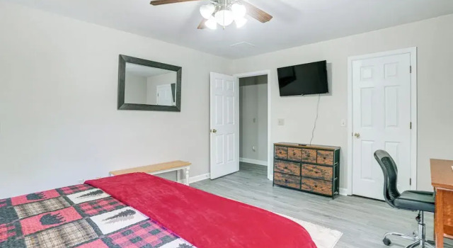 Mcgaheysville Home w/ Screened Porch & Gas Grill!, Prenota Hotel Hotel a Virginia con parcheggio, Parcheggio