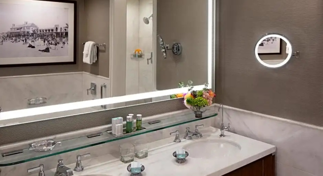 Четырёхместный номер Standard oceanfront The Breakers Palm Beach