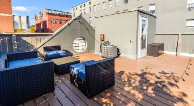 Modern 3BR Townhouse with Private Rooftop & Parking Minutes to NYC
