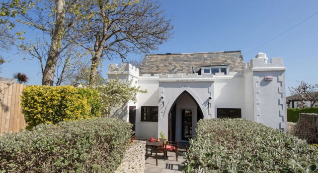 Cove Lodge