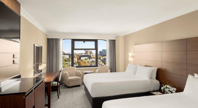 Четырёхместный номер Deluxe The Sydney Boulevard Hotel