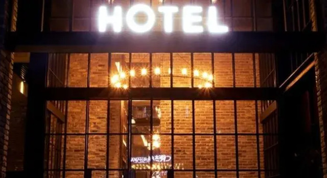 JS The Classic Hotel, Забронировать Отель Отели Хвасон с парковкой, Парковка