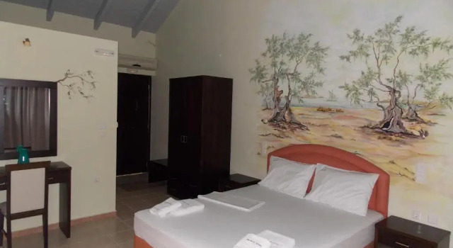 Студия Hotel Theasis