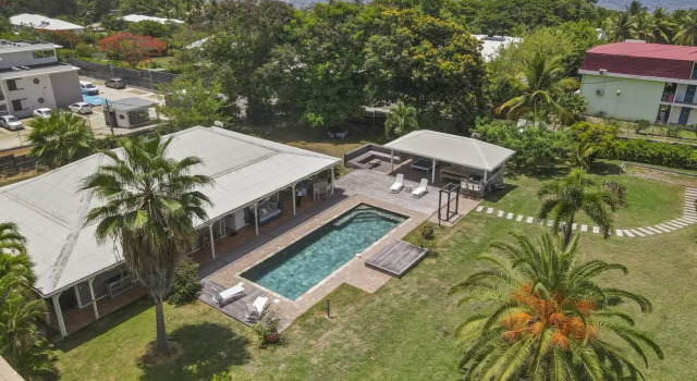 Villa Neivy - 5 ch, grande piscine, à 3 min de la plage, Varaa Villa Mökit kohteessa Fort-de-France, Mökki