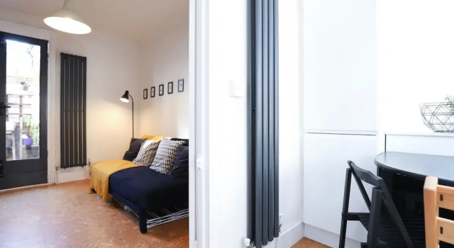 Cosy Flat in Great Location by Station