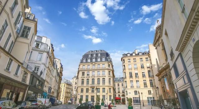 Rue du Louvre - Luxury apartment, Забронировать Апартаменты/квартира Отели 1-й округ: Лувр - Париж с парковкой, Парковка