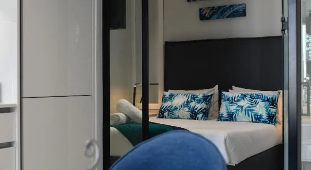 Люкс Executive Apartment at Ellipse Waterfall