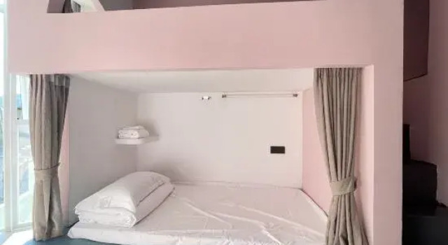 Кровать в общем номере (мужской номер) SG hostel/hotel