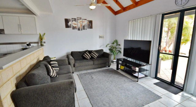Blue Ocean Villa 2 - Kalbarri, WA, Забронировать Вилла Отели Калбарри 3 звезды, рядом с Kalbarri Family Entertainment Centre, 3*