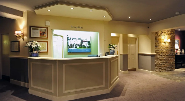 Royal George Hotel, Rezervasyon Otel Birdlip Glasgow