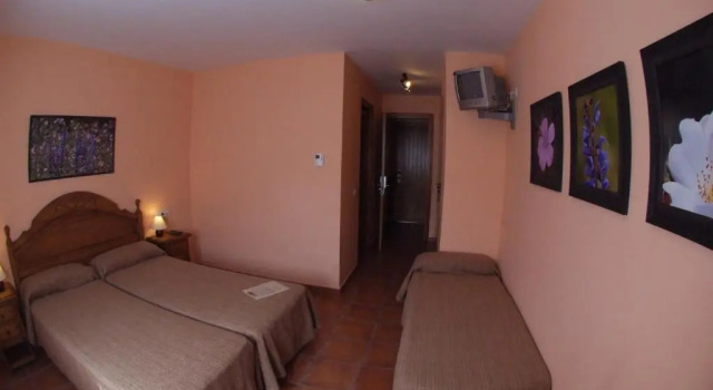 Трёхместный номер Standard Hotel Casa Duaner