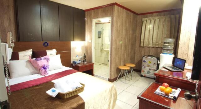 Двухместный номер Superior Golden Swallow Hotel