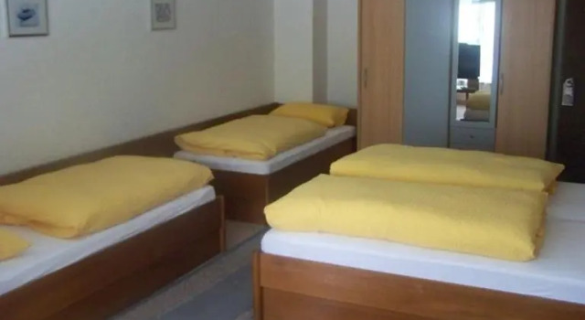 Четырёхместный номер Standard Hotel Am Ufer