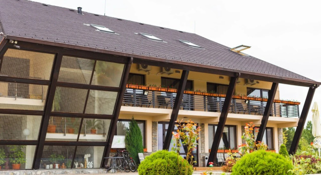 Forest Retreat & Spa, Varaa Lomakeskus Hotellit Carpathians - Romania uima-altaalla, Uima-allas