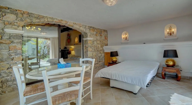 Cannes hills exclusive area fits 20