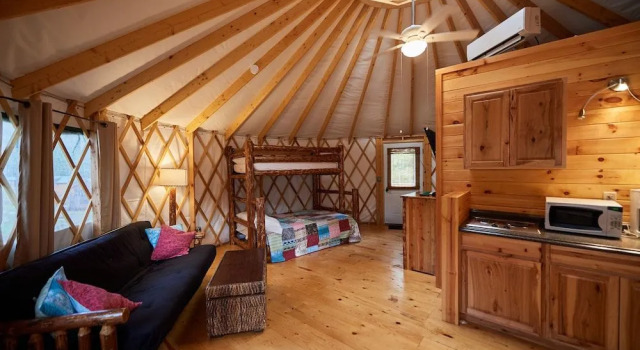 Circle M RV & Camping Resort - Caravan Park, Varaa Leirintäalue Telttailu ja glamping kohteessa Lancaster, Leirintäalue