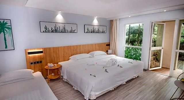 Трёхместный номер Standard Cactus Resort Sanya by Gloria