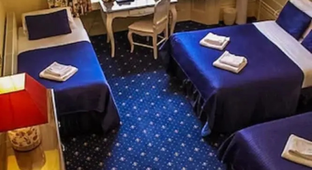 Четырёхместный номер Standard Blades Hotel