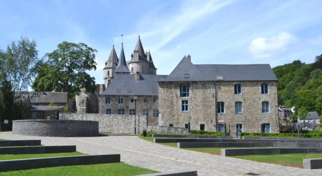 Les Roques Apartments in historical Monastery