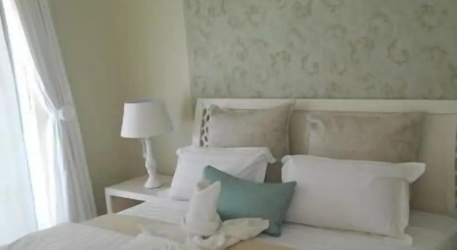 Deluxe Zimmer Khwee Sands Lodge