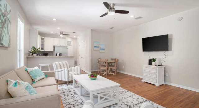 Beachwave Bungalow by Avantstay Pet Friendly, Close to Beach!, Забронировать Дом для отпуска Виллы Санта-Роза-Бич, Вилла