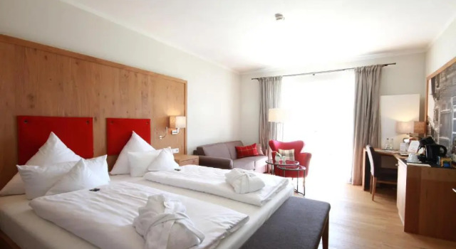 Двухместный номер Comfort с видом на озеро Hotel Gsteig