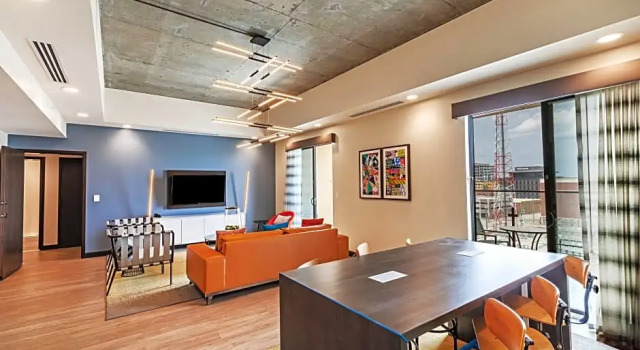 Двухместный люкс Hotel Indigo Tulsa DWTN - Entertainment Area by IHG