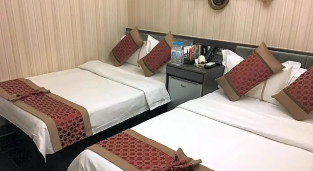 Четырёхместный номер Standard Seasons Hotel