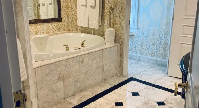 Двухместный люкс Market Pavilion Hotel