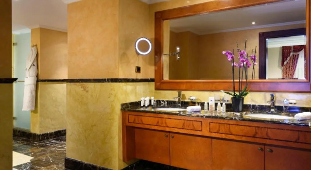 Люкс Executive Swiss Diamond Hotel Prishtina