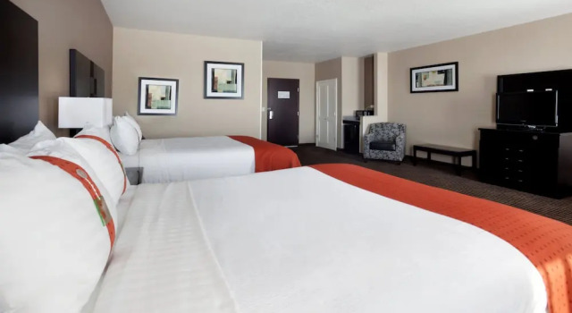 Четырёхместный номер Premium Holiday Inn San Antonio North Stone Oak Area by IHG-Newly Renovated