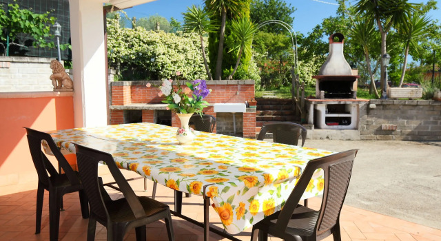 Locazione turistica Villa Caiterzi, Book Villa Hoteller i Lanuvio med parkering, Parkering