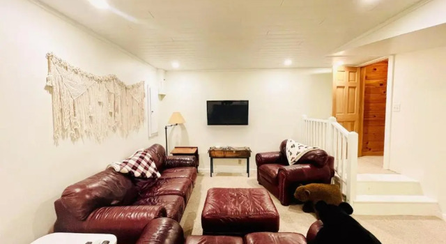 Stunning 4BR 3BA Cabin - Lakes, Hot Tub, Fireplace, Reserva ahora Hotel Ellijay 
