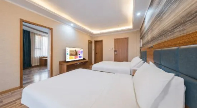 Трёхместный люкс Superior Zihao Business Hotel
